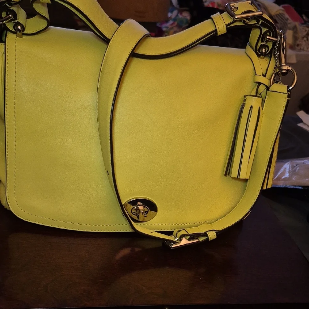 Coach Legacy Glove Tanned Leather Croasbody - Picture 3 of 12